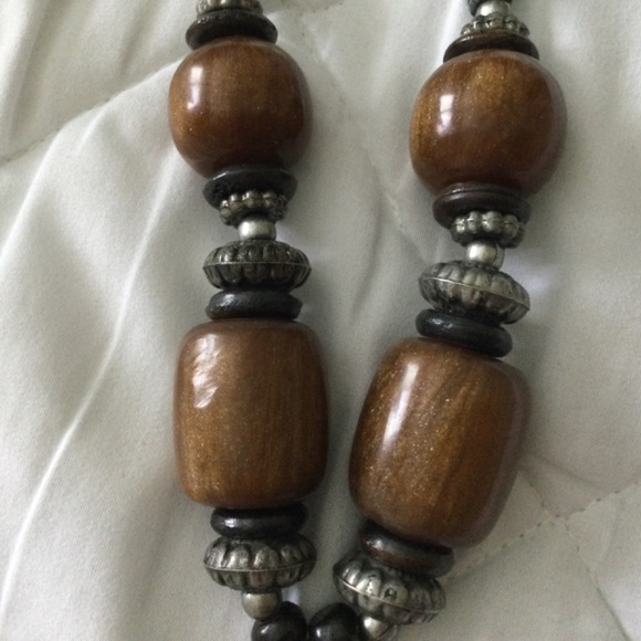 Beaded necklace - Picture 2 of 3